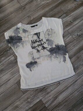 White Floral Rhinestone Graphic Tee Nothing Compares To You Shirt L 21" PTP
